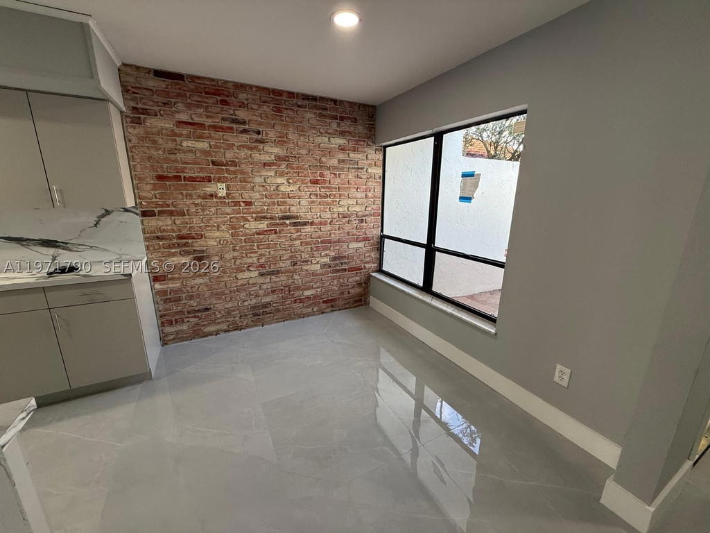 Real estate property located at 2700 34th Ave I, Broward, Stonehedge Condo, Hollywood, FL