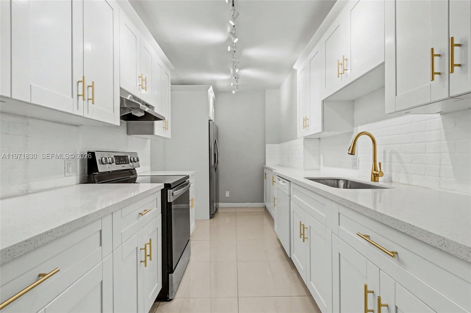 Real estate property located at 4200 Hillcrest Dr #406, Broward, Hillcrest East No 24 Cond, Hollywood, FL