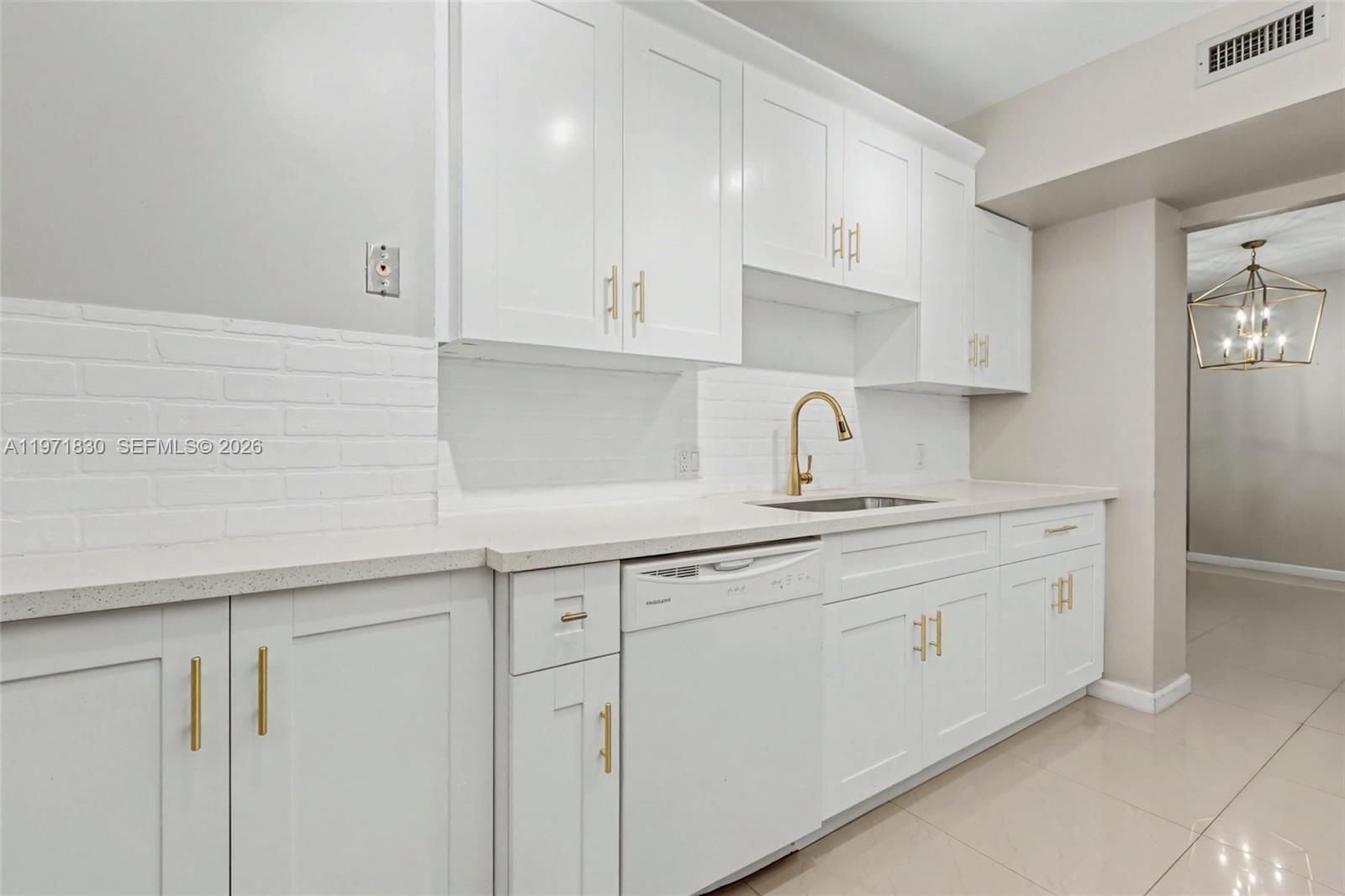 Real estate property located at 4200 Hillcrest Dr #406, Broward, Hillcrest East No 24 Cond, Hollywood, FL