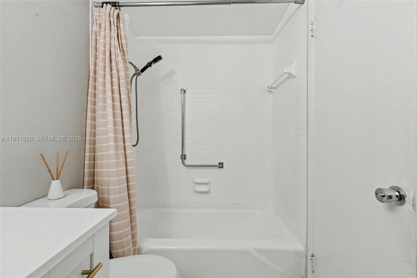 Real estate property located at 4200 Hillcrest Dr #406, Broward, Hillcrest East No 24 Cond, Hollywood, FL