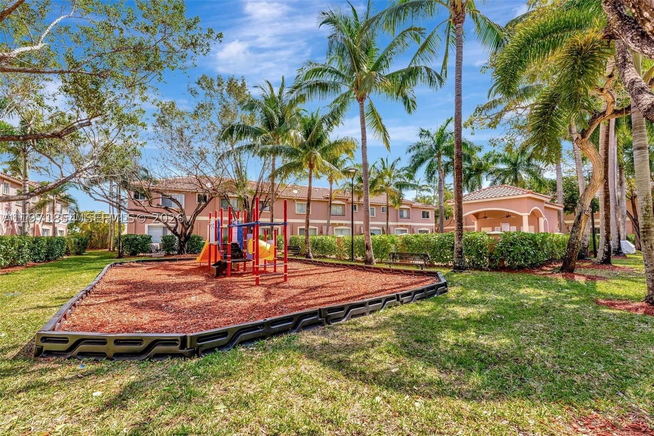 Real estate property located at 7941 Catalina Cir #7941, Broward, Kings Point Commercial Pa, Tamarac, FL