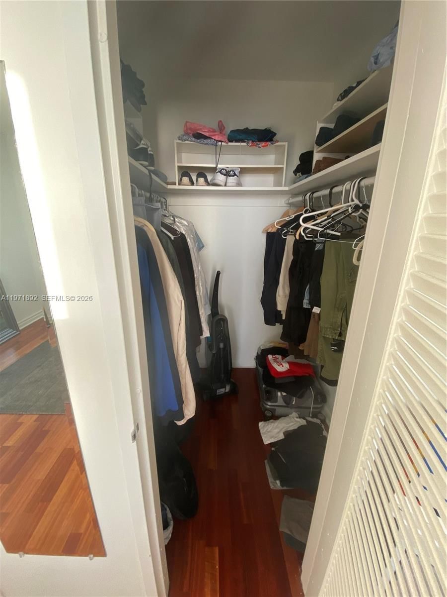 Real estate property located at 1000 West Ave #914, Miami-dade, Mirador 1000 Condo, Miami Beach, FL