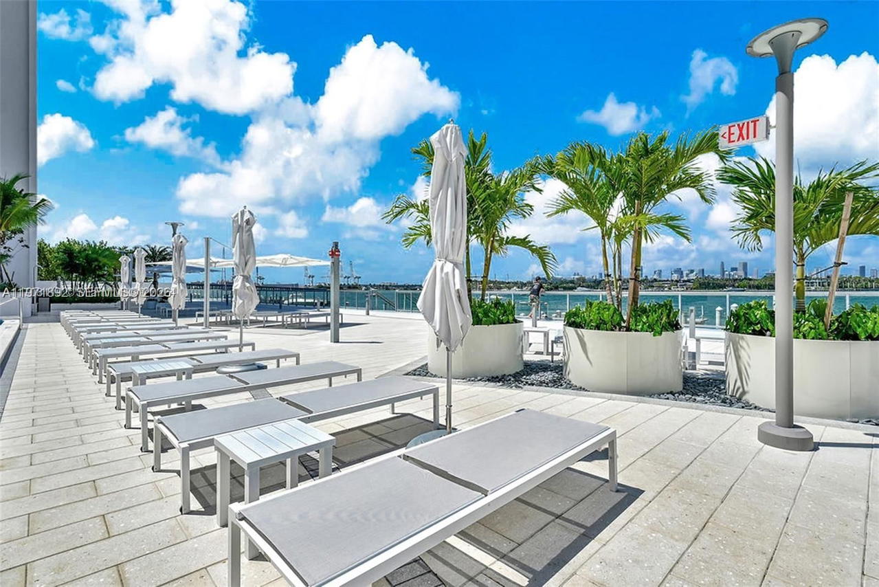 Real estate property located at 1000 West Ave #914, Miami-dade, Mirador 1000 Condo, Miami Beach, FL