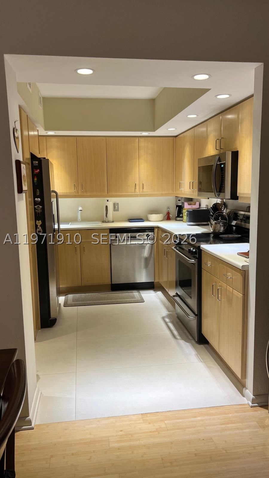 Real estate property located at 5600 Collins Ave #7Y, Miami-dade, 5600 Condo, Miami Beach, FL