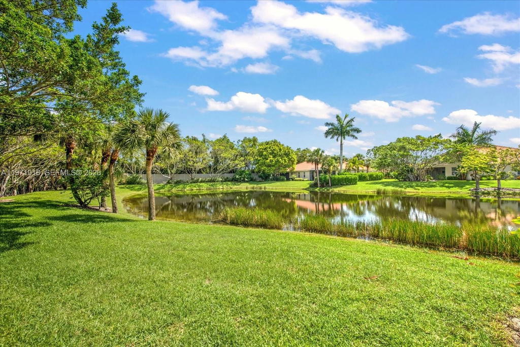 Real estate property located at 8385 Whisper Trace LN Apt. #104, Collier, Whisper Trace, Naples, FL