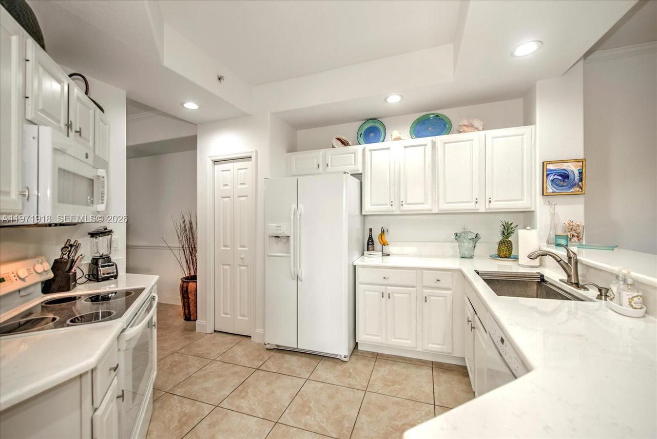 Real estate property located at 8385 Whisper Trace LN Apt. #104, Collier, Whisper Trace, Naples, FL