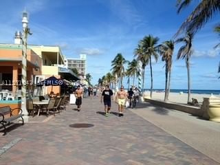 Real estate property located at 4001 Hillcrest Dr #909, Broward, Hillcrest East No 26 Cond, Hollywood, FL
