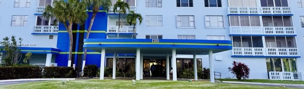 Real estate property located at 4001 Hillcrest Dr #909, Broward, Hillcrest, Hollywood, FL