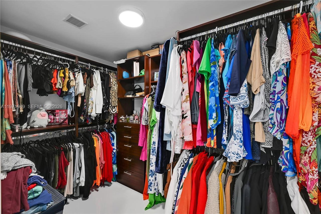 Real estate property located at 1800 Ocean Dr #803, Broward, Beach Club Three Condo, Hallandale Beach, FL