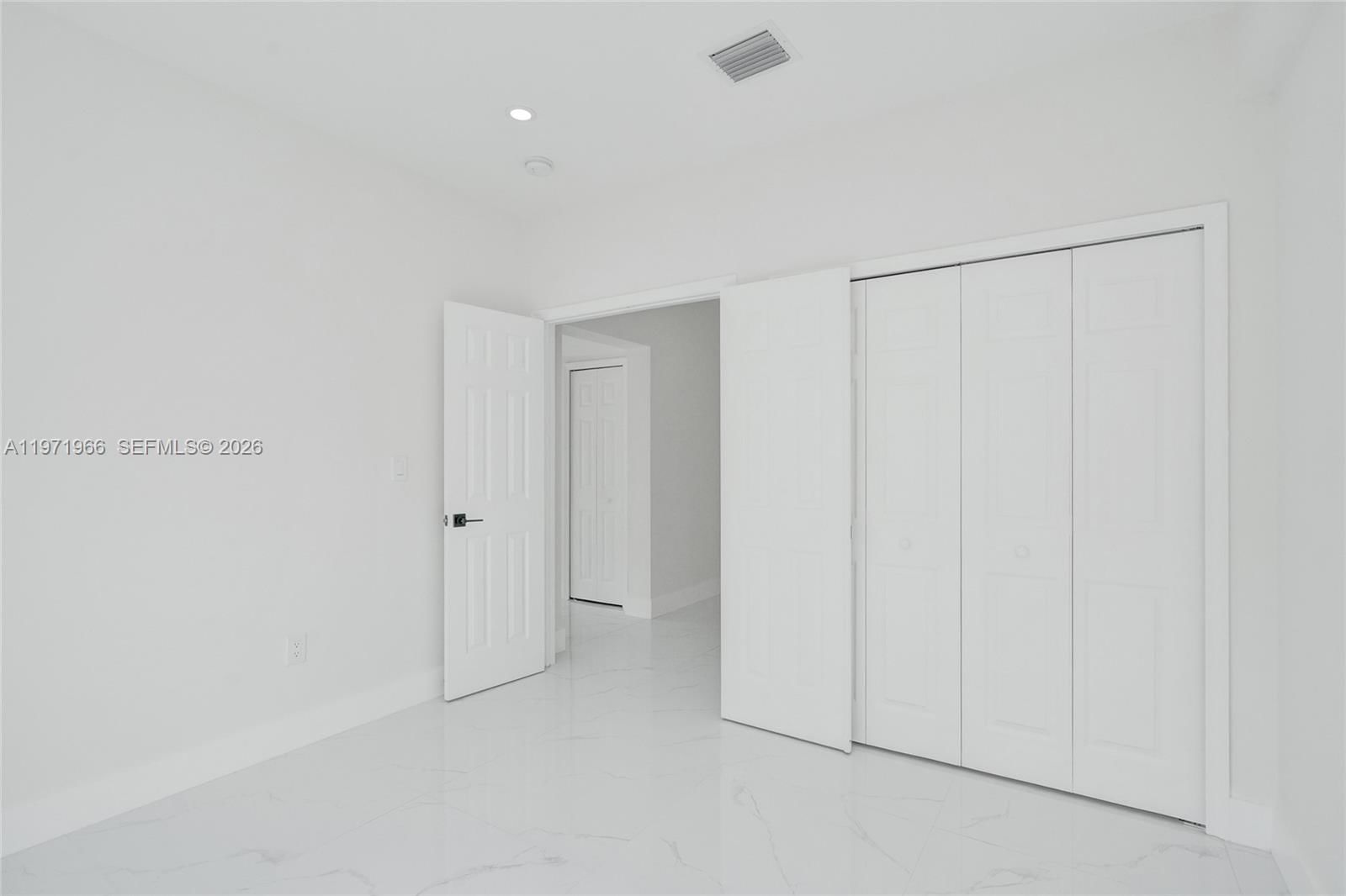 Real estate property located at 14422 Royal Cove Cir, Broward, West Park-west Parcel, Davie, FL