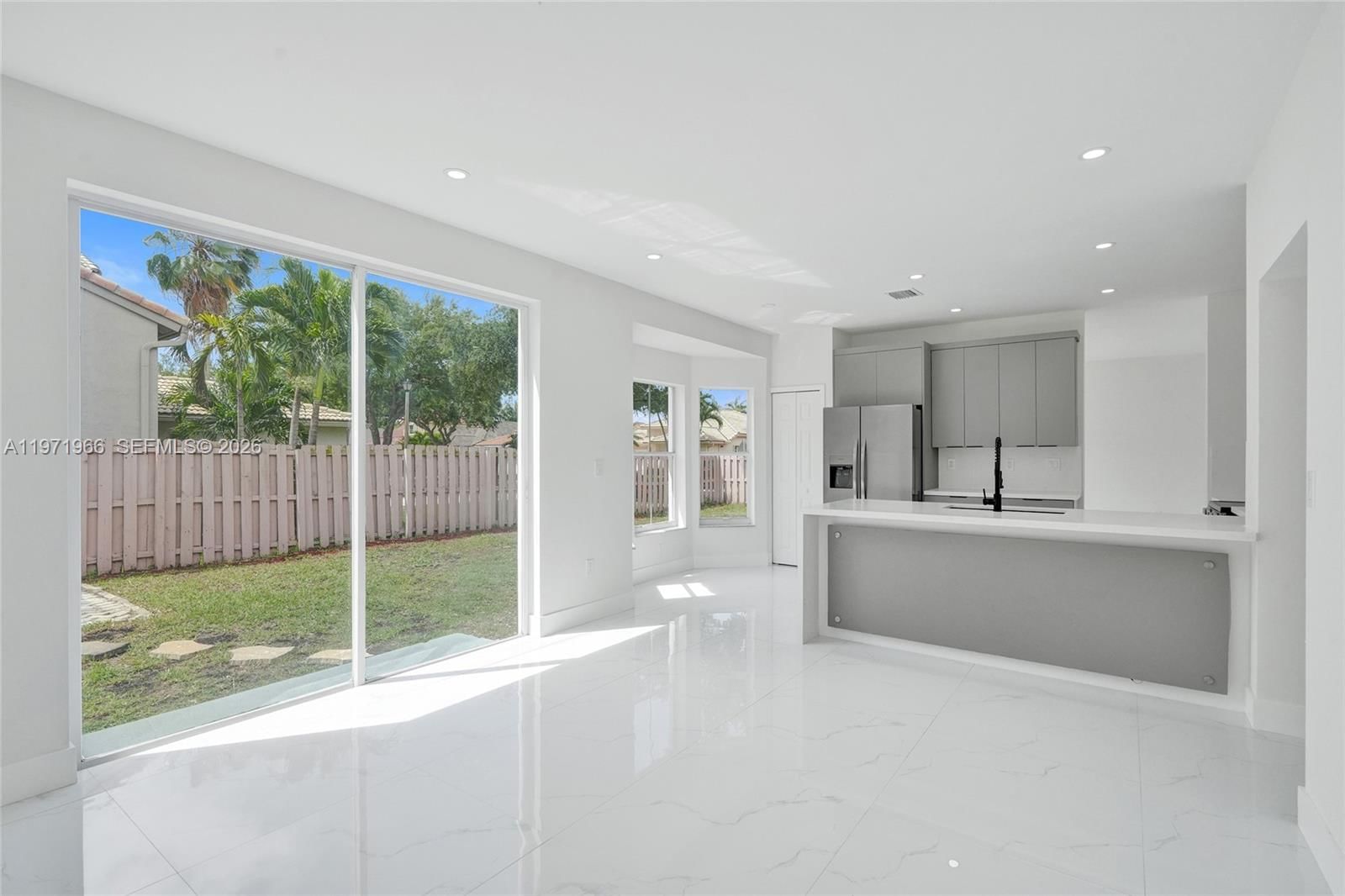 Real estate property located at 14422 Royal Cove Cir, Broward, West Park-west Parcel, Davie, FL