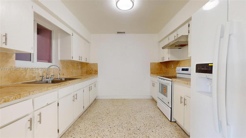 Real estate property located at 3800 104th Ave, Miami-dade, Parkwest Estates, Miami, FL