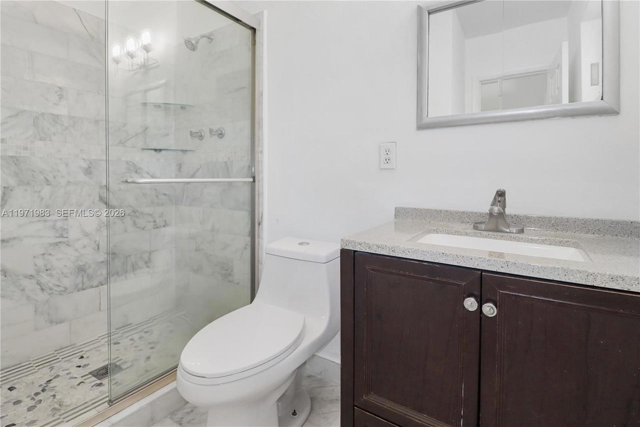 Real estate property located at 3800 104th Ave, Miami-dade, Parkwest Estates, Miami, FL