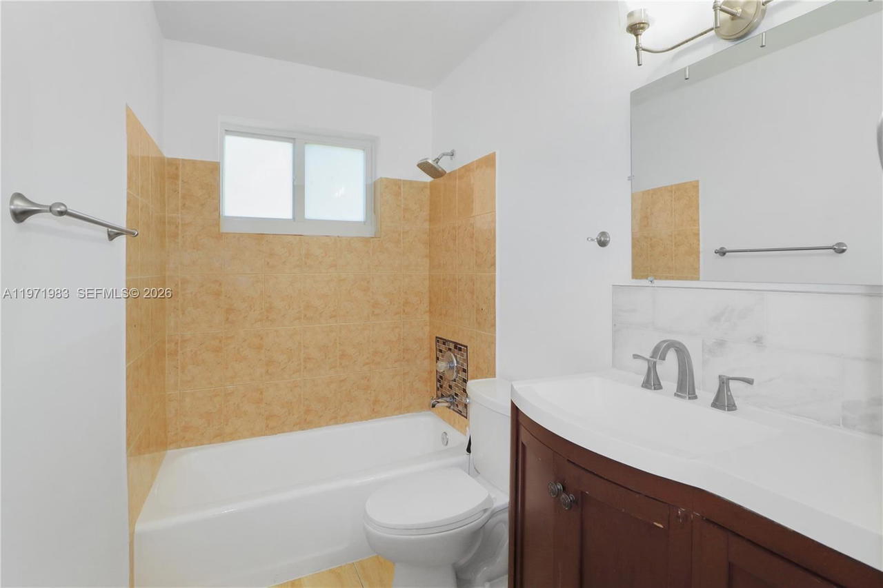 Real estate property located at 3800 104th Ave, Miami-dade, Parkwest Estates, Miami, FL