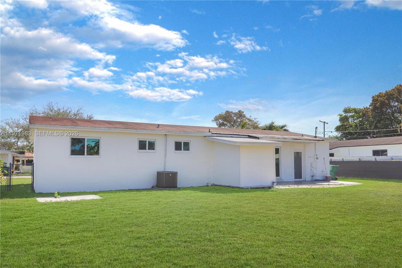 Real estate property located at 3800 104th Ave, Miami-dade, Parkwest Estates, Miami, FL