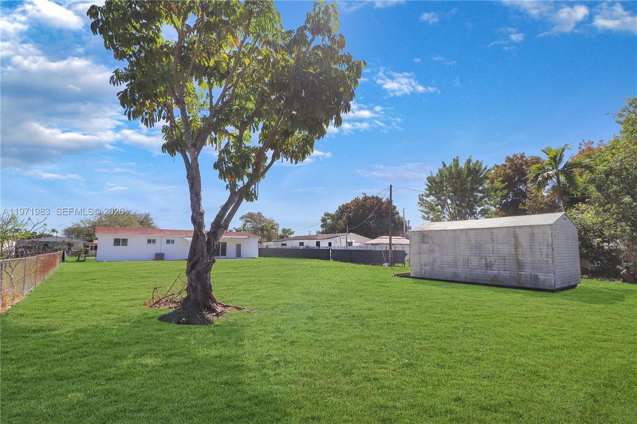 Real estate property located at 3800 104th Ave, Miami-dade, Parkwest Estates, Miami, FL
