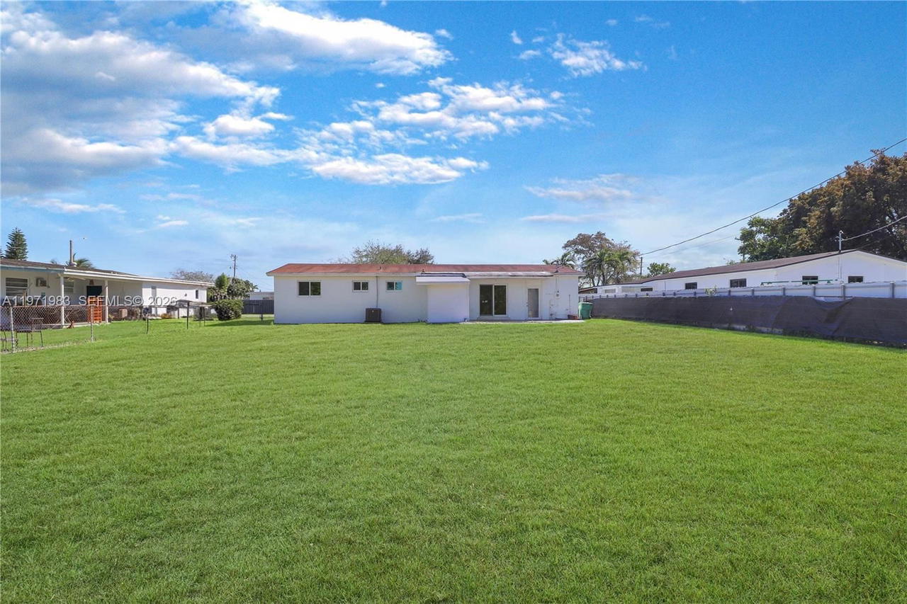 Real estate property located at 3800 104th Ave, Miami-dade, Parkwest Estates, Miami, FL