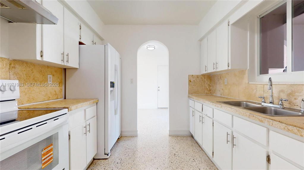 Real estate property located at 3800 104th Ave, Miami-dade, Parkwest Estates, Miami, FL
