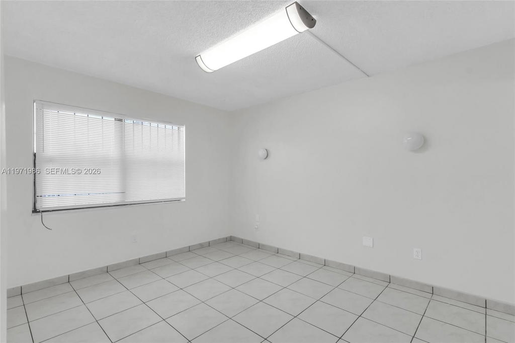 Real estate property located at 15348 72nd St #23-12, Miami-dade, Rozland Condo, Miami, FL