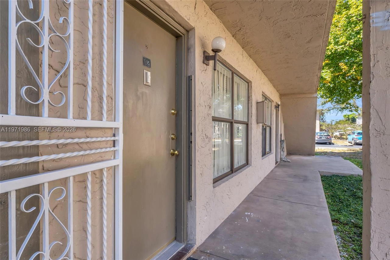 Real estate property located at 15348 72nd St #23-12, Miami-dade, Rozland Condo, Miami, FL