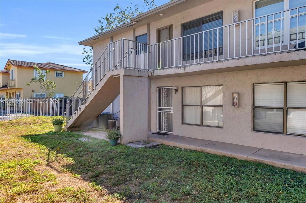 Real estate property located at 15348 72nd St #23-12, Miami-dade, Rozland Condo, Miami, FL
