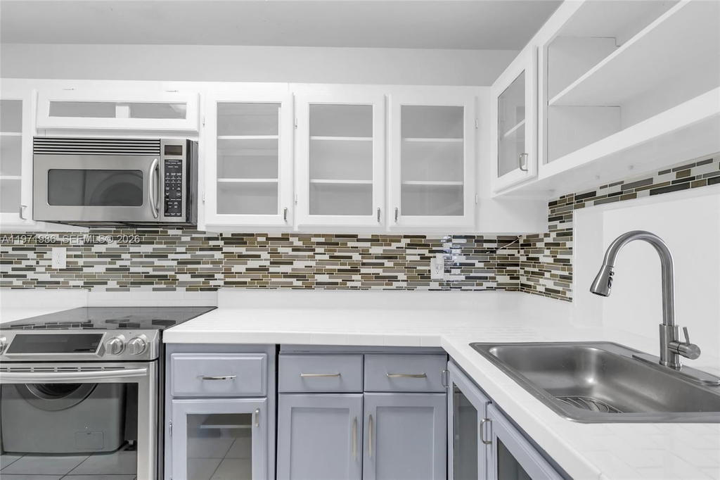 Real estate property located at 15348 72nd St #23-12, Miami-dade, Rozland Condo, Miami, FL