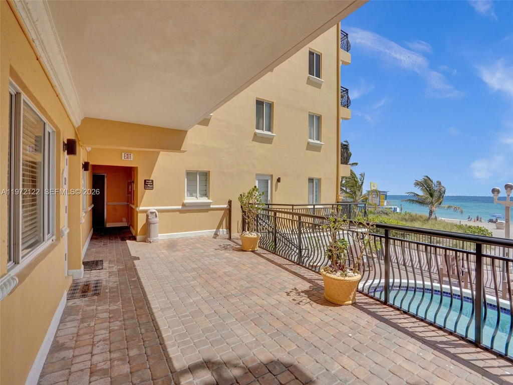 Real estate property located at 1815 Surf Rd #202, Broward, La Playa Condominium, Hollywood, FL