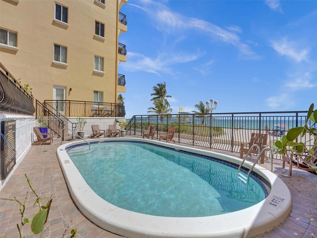 Real estate property located at 1815 Surf Rd #202, Broward, La Playa Condominium, Hollywood, FL