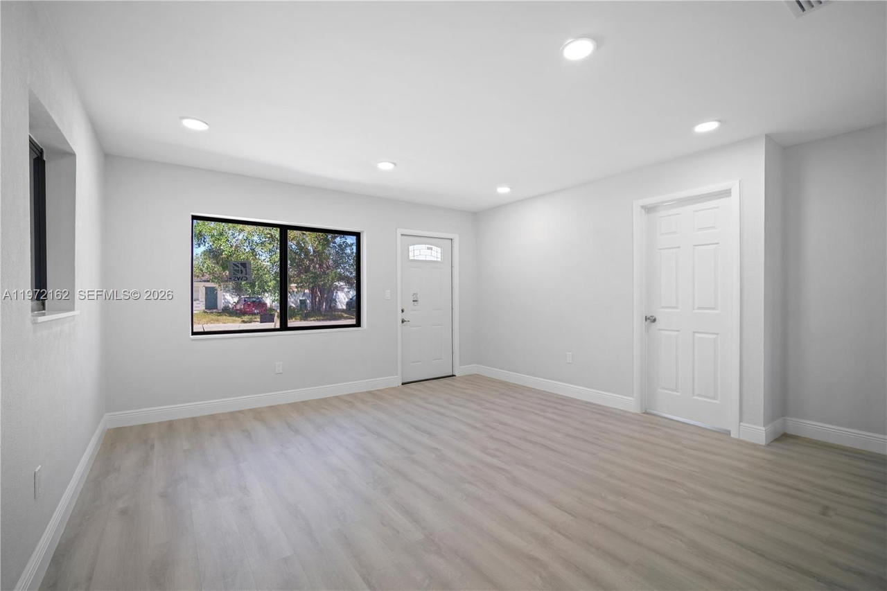 Real estate property located at 6530 20th Ct, Broward, Welwyn Park, Miramar, FL