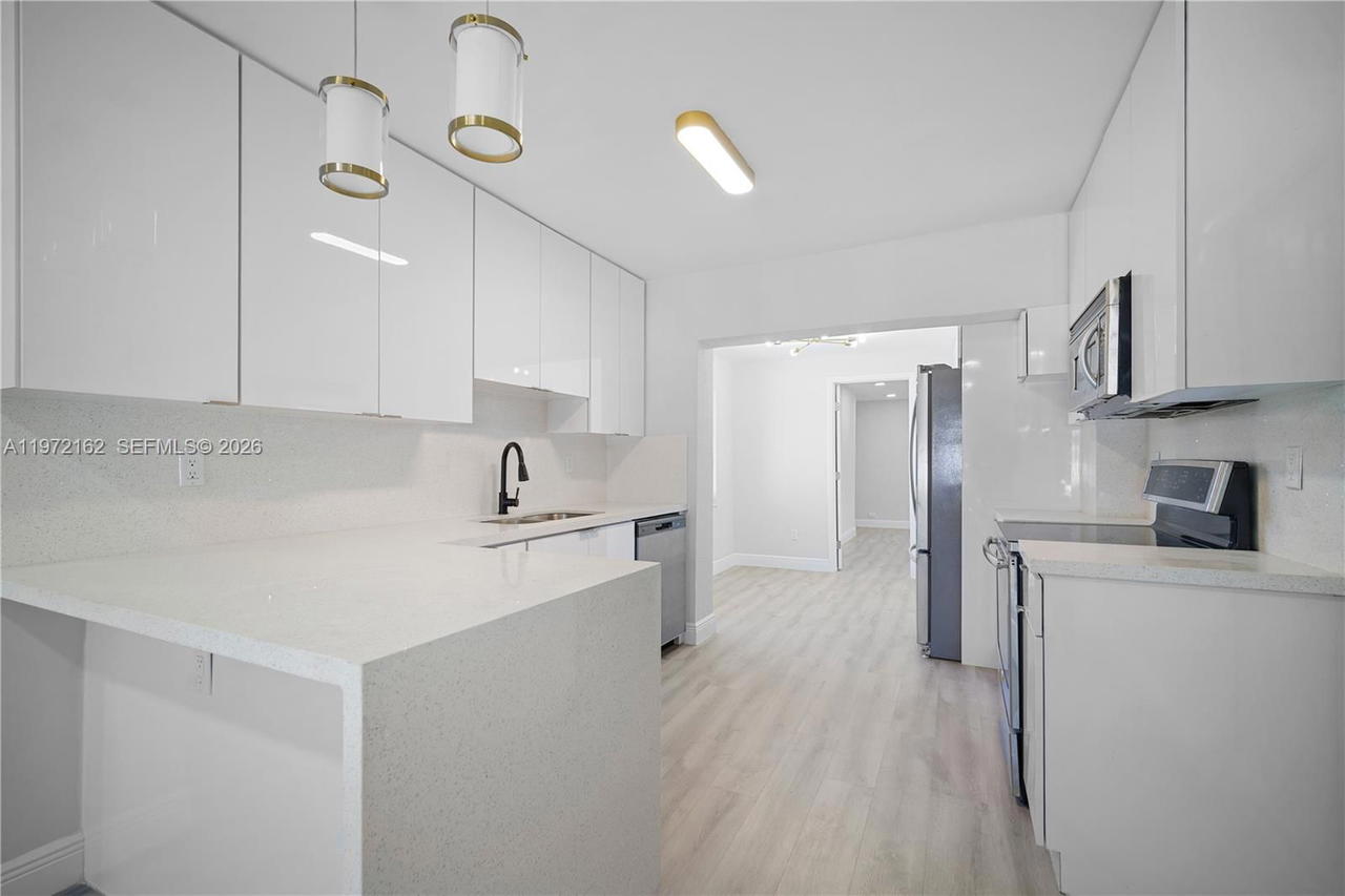Real estate property located at 6530 20th Ct, Broward, Welwyn Park, Miramar, FL