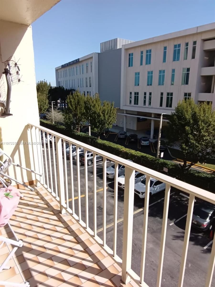 Real estate property located at 4675 18th Ct #409, Miami-dade, Plaza Of Westland Condo, Hialeah, FL
