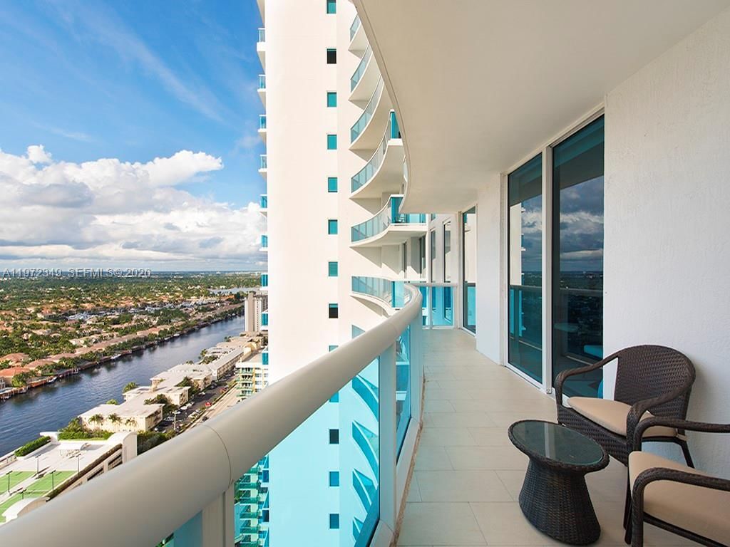 Real estate property located at 2711 Ocean Dr. #2804, Broward, Hollywood Beach Condo, Hollywood, FL