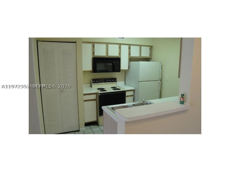 Real estate property located at , Broward, Lakeview Club Condo, Oakland Park, FL