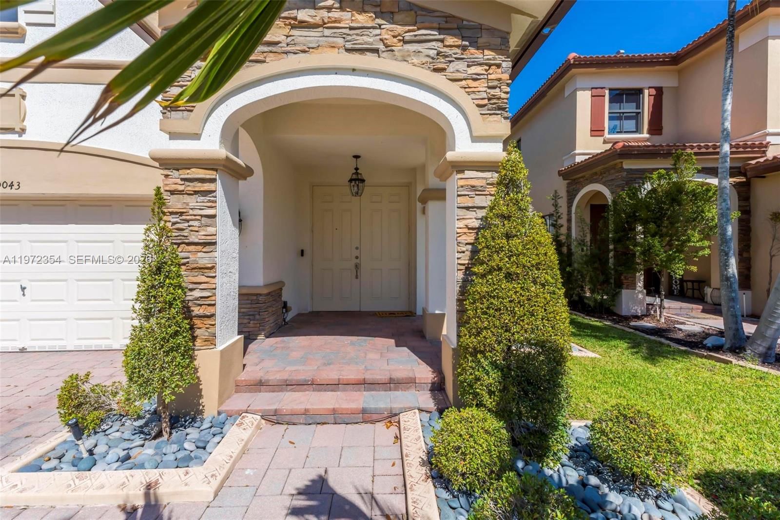 Real estate property located at 10043 89 TERRA, Miami-dade, Grand Bay At Doral, Doral, FL