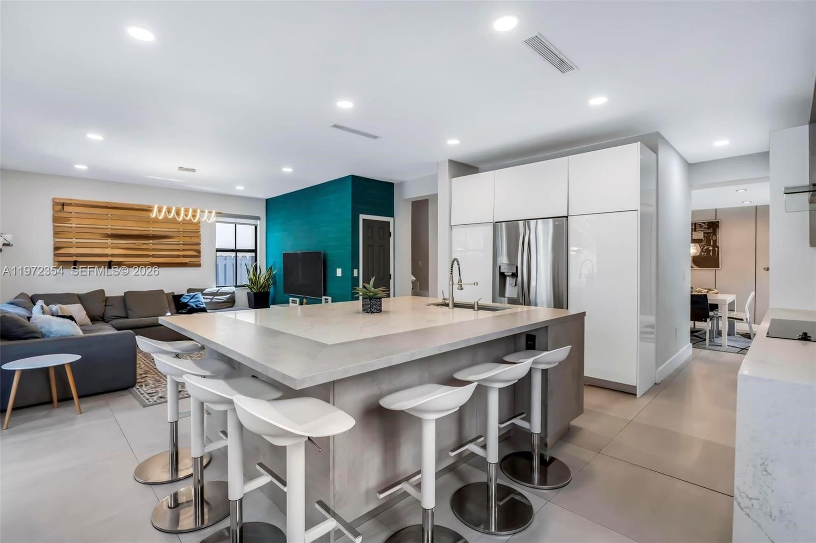 Real estate property located at 10043 89 TERRA, Miami-dade, Grand Bay At Doral, Doral, FL