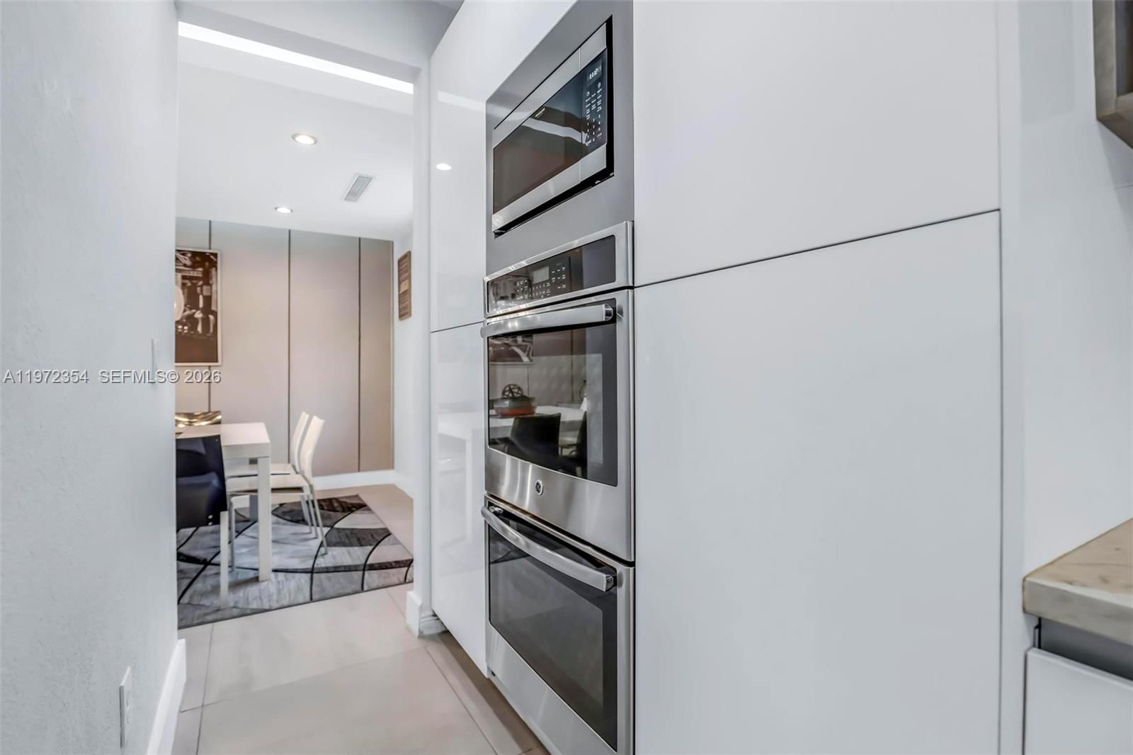 Real estate property located at 10043 89 TERRA, Miami-dade, Grand Bay At Doral, Doral, FL