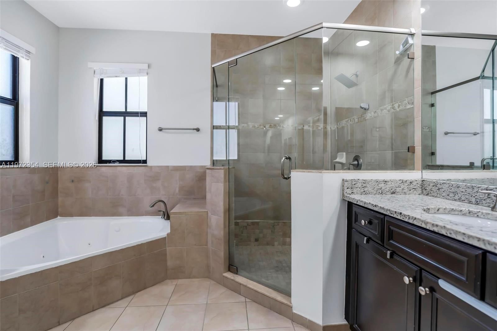 Real estate property located at 10043 89 TERRA, Miami-dade, Grand Bay At Doral, Doral, FL