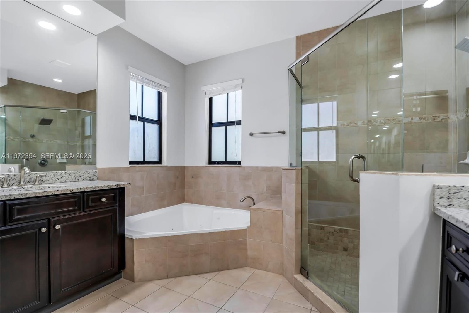 Real estate property located at 10043 89 TERRA, Miami-dade, Grand Bay At Doral, Doral, FL