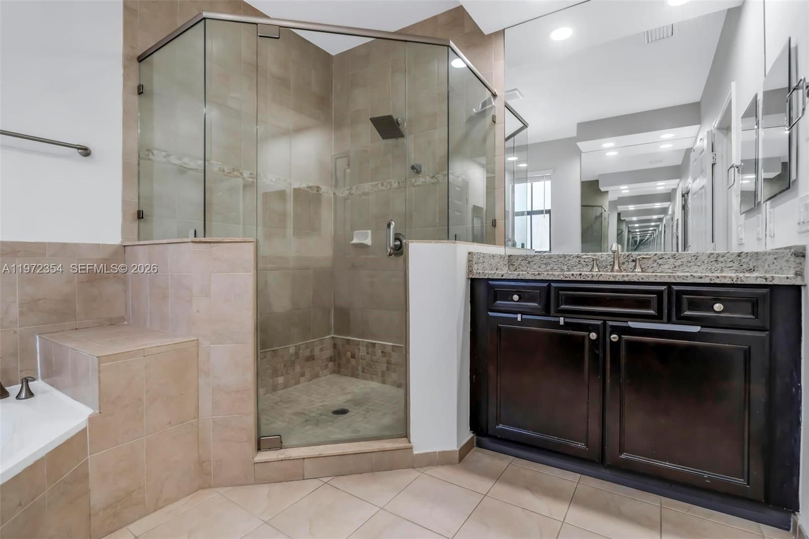 Real estate property located at 10043 89 TERRA, Miami-dade, Grand Bay At Doral, Doral, FL