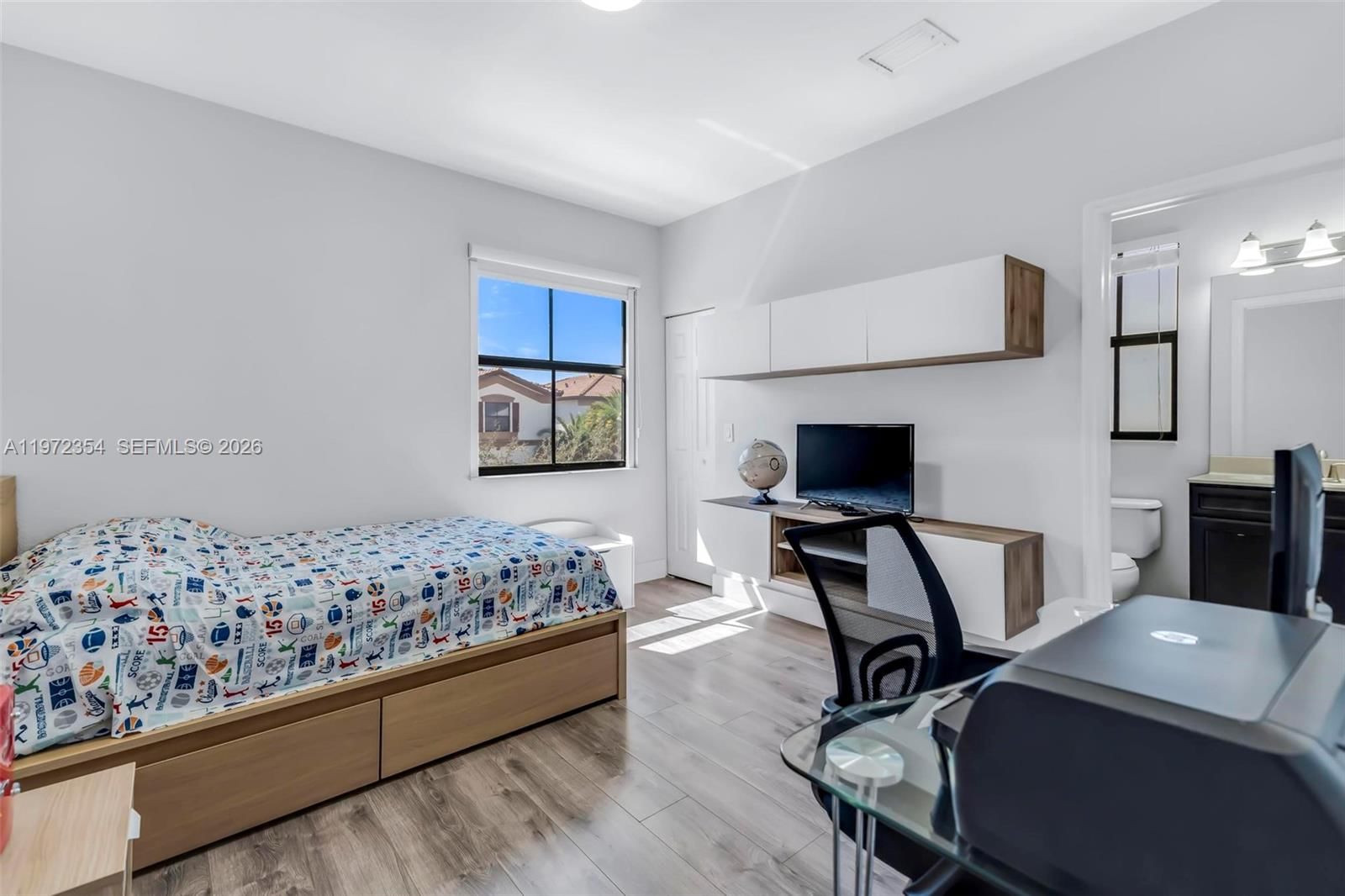 Real estate property located at 10043 89 TERRA, Miami-dade, Grand Bay At Doral, Doral, FL