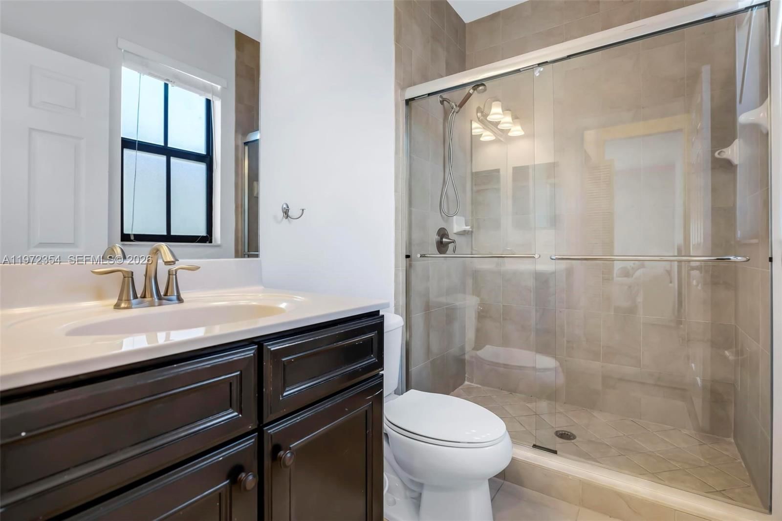 Real estate property located at 10043 89 TERRA, Miami-dade, Grand Bay At Doral, Doral, FL