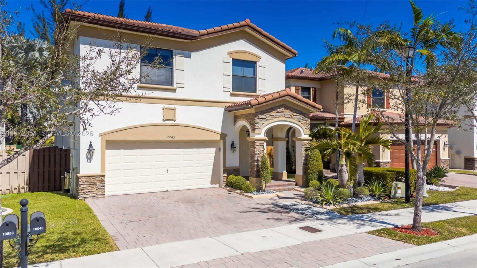 Real estate property located at 10043 89 TERRA, Miami-dade, Grand Bay At Doral, Doral, FL