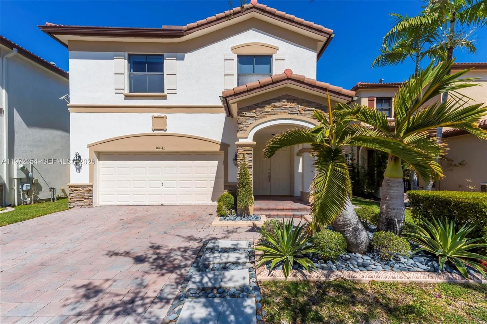 Real estate property located at 10043 89 TERRA, Miami-dade, Grand Bay At Doral, Doral, FL