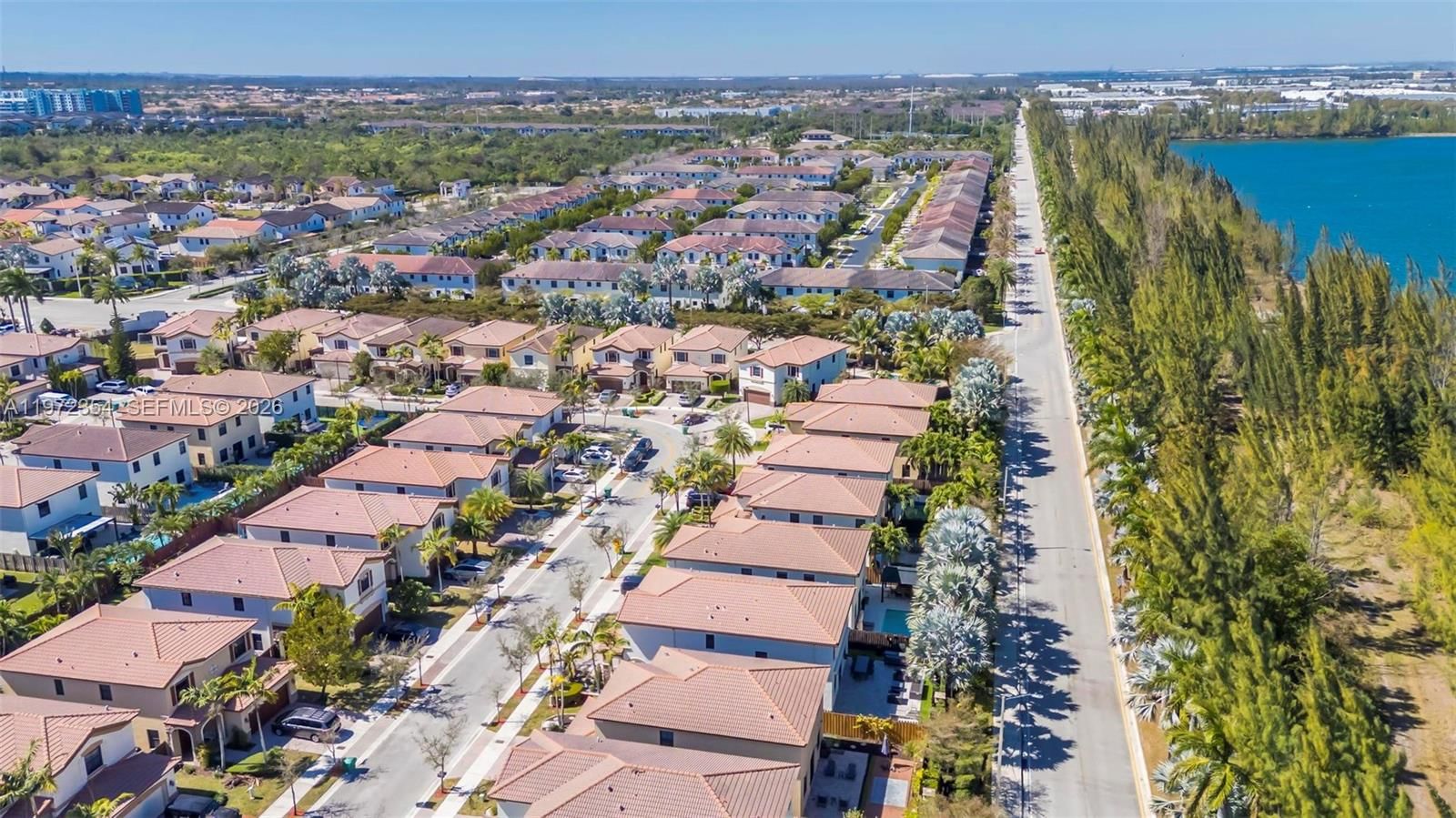 Real estate property located at 10043 89 TERRA, Miami-dade, Grand Bay At Doral, Doral, FL