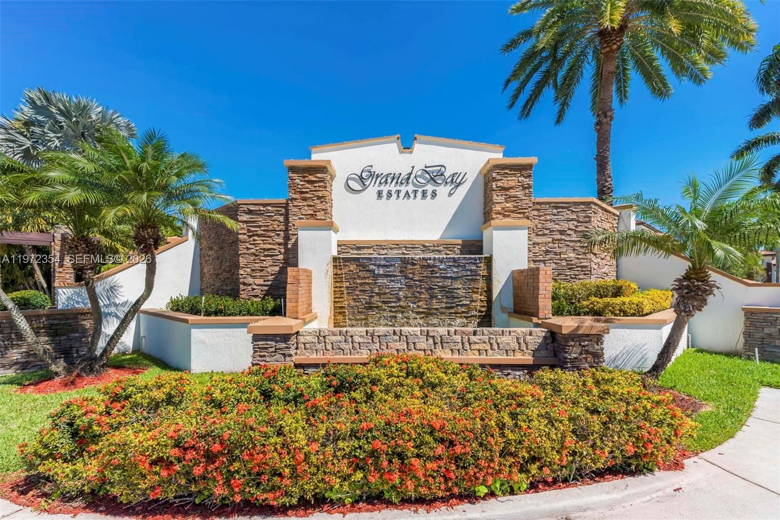 Real estate property located at 10043 89 TERRA, Miami-dade, Grand Bay At Doral, Doral, FL