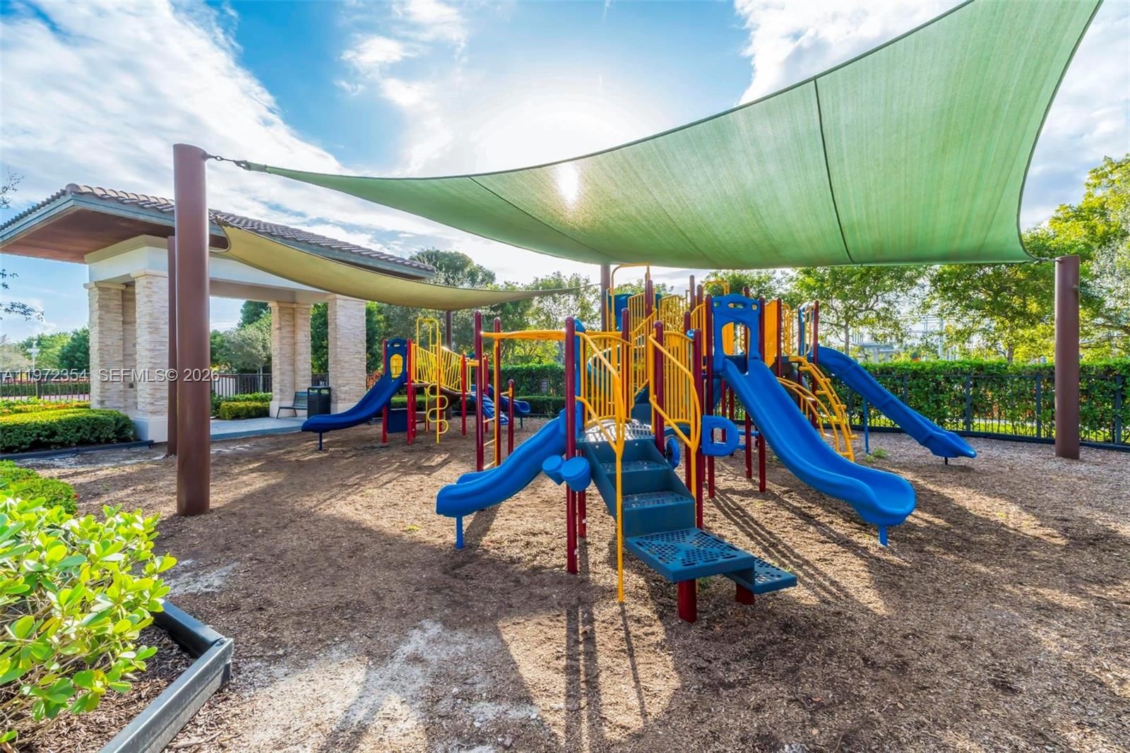 Real estate property located at 10043 89 TERRA, Miami-dade, Grand Bay At Doral, Doral, FL