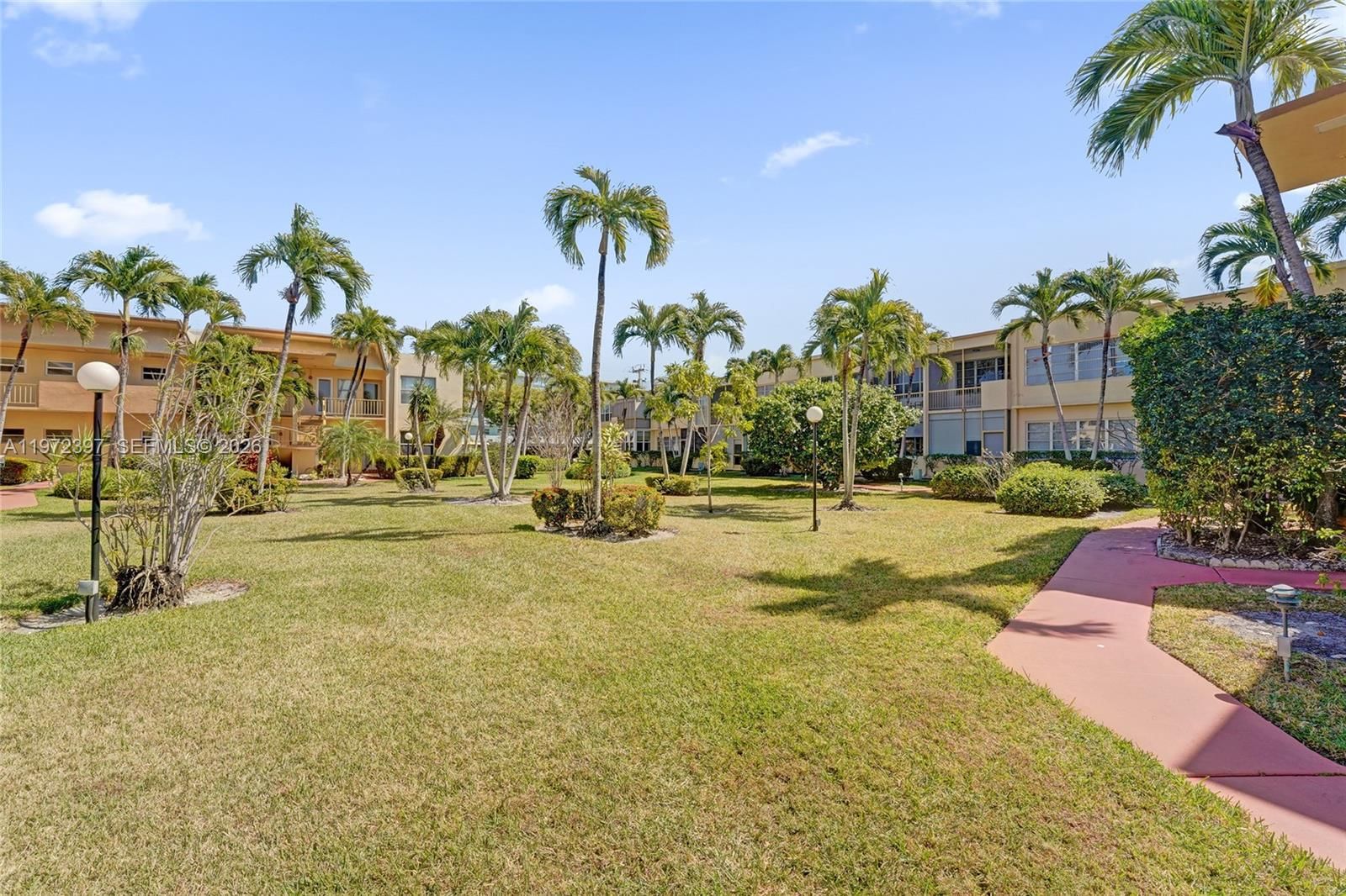 Real estate property located at 851 14th Ave #401, Broward, Irvington Gardens Condo, Hallandale Beach, FL
