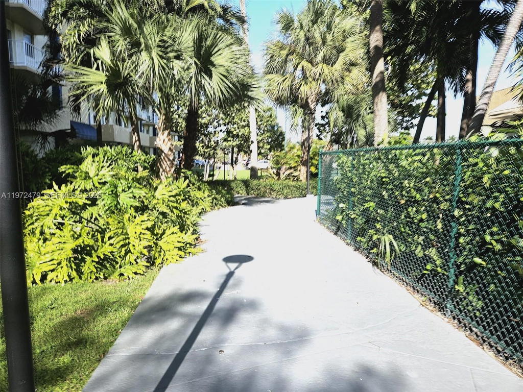 Real estate property located at 4550 9th St #704E, Miami-dade, Yolanda Villas Condo, Miami, FL