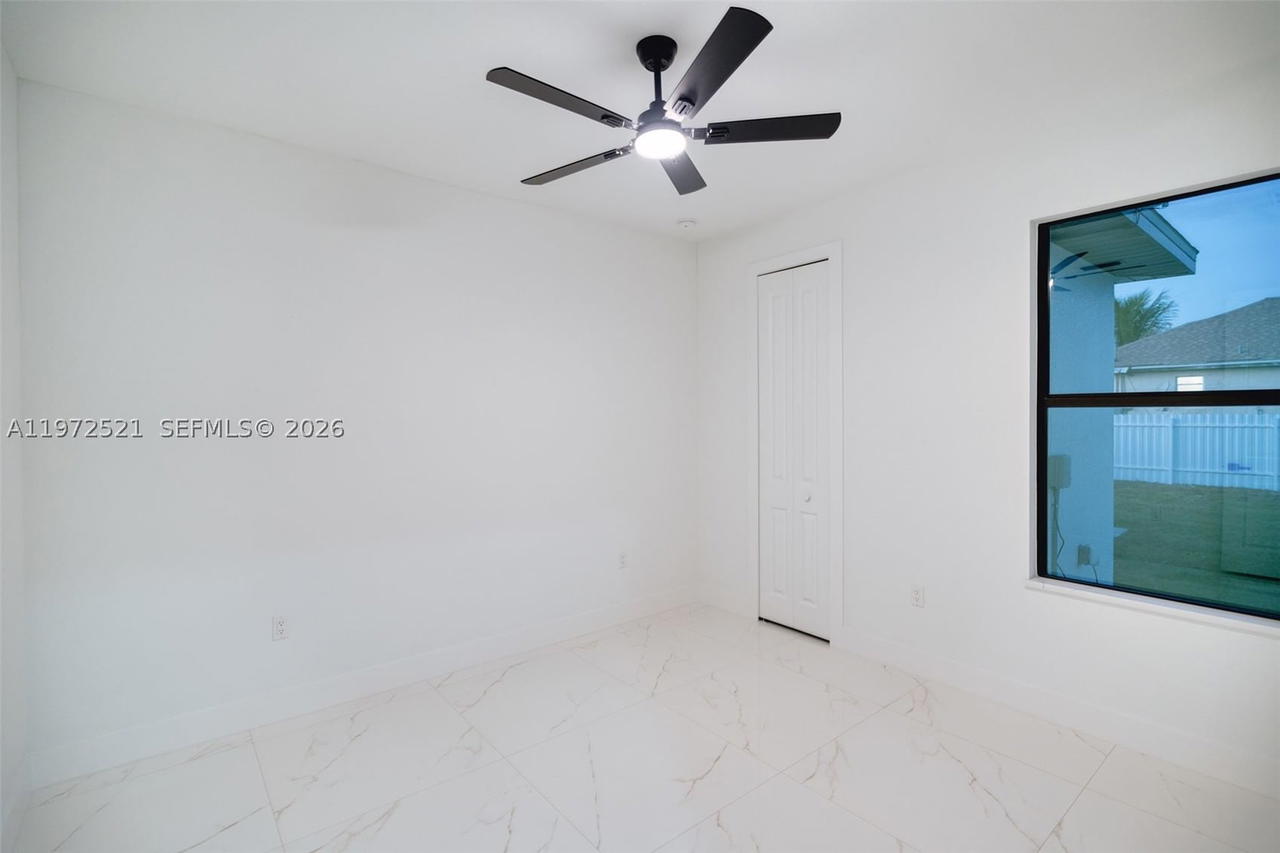 Real estate property located at 9 12 PL, Lee, Cape Coral Unit 52, Cape Coral, FL