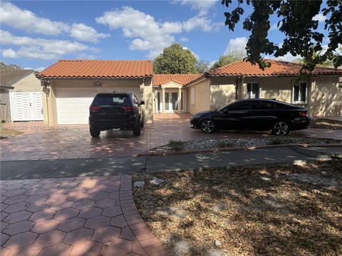 Real estate property located at 19633 62nd Pl, Miami-dade, Country Lake Manors Sec 3, Miami, FL